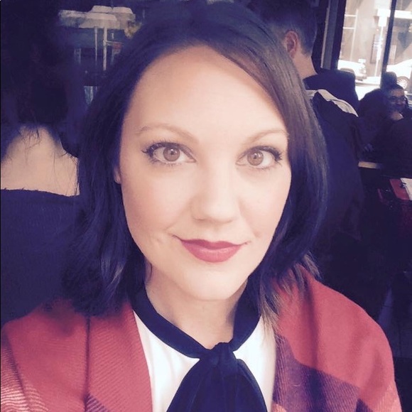 Meet your Posher, Brianna - Picture 3 of 3